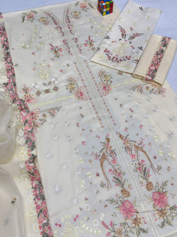 Premium 3 Piece Embroidered Lawn Suit - Unstitched